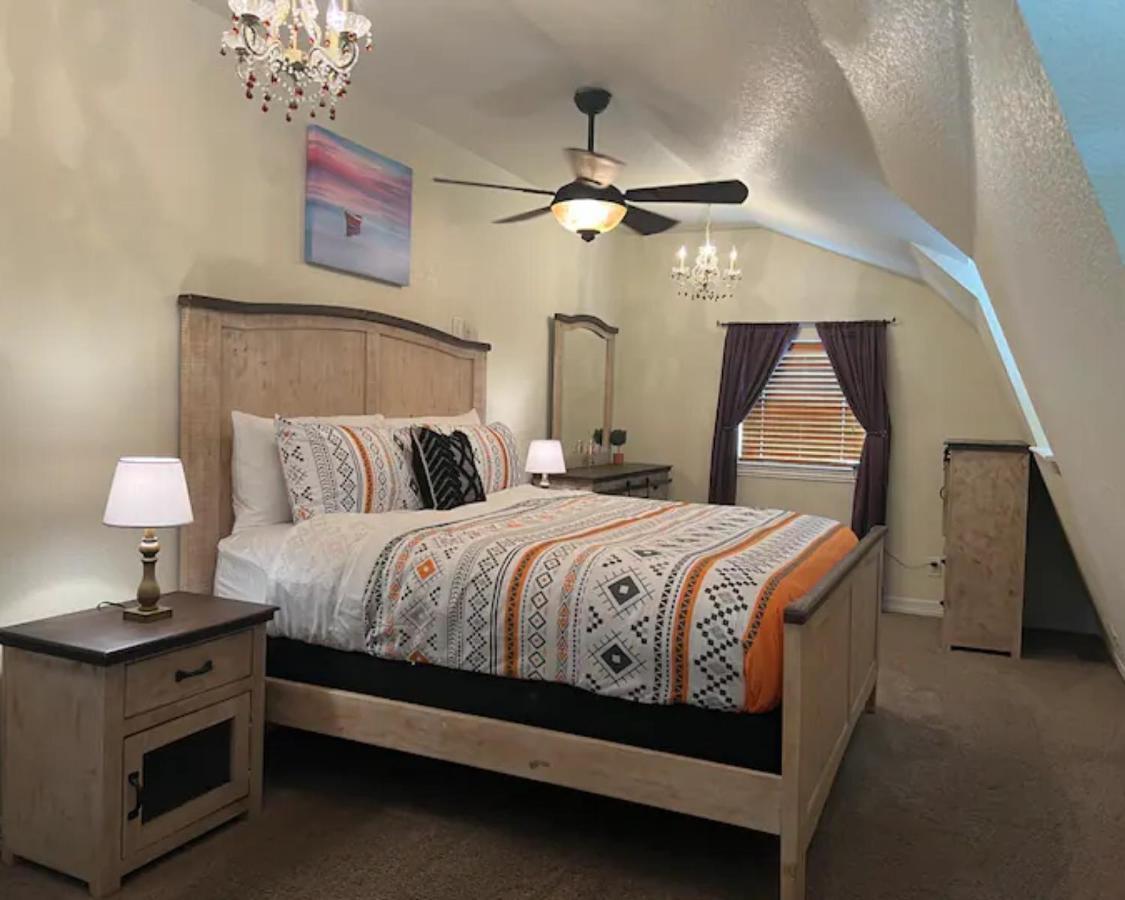 Hilltop Haven: Spacious 2br With Jacuzzi, Scenic Views, And Pet-friendly Acres Holiday home