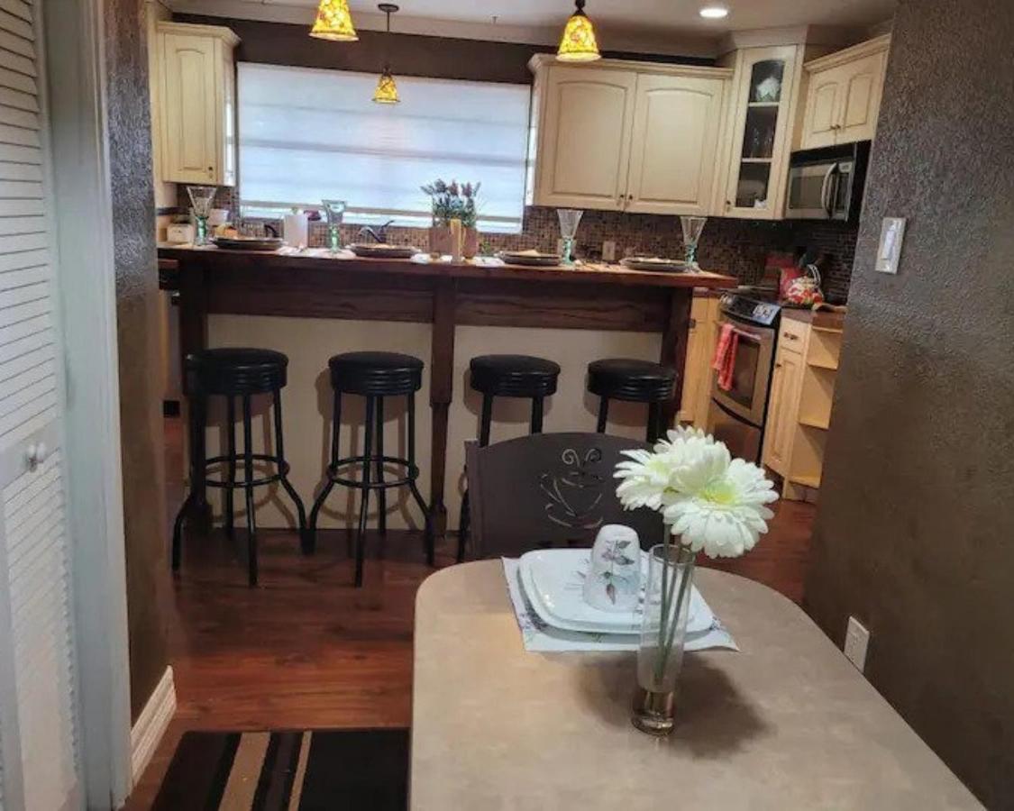 Hilltop Haven: Spacious 2br With Jacuzzi, Scenic Views, And Pet-friendly Acres Holiday home *