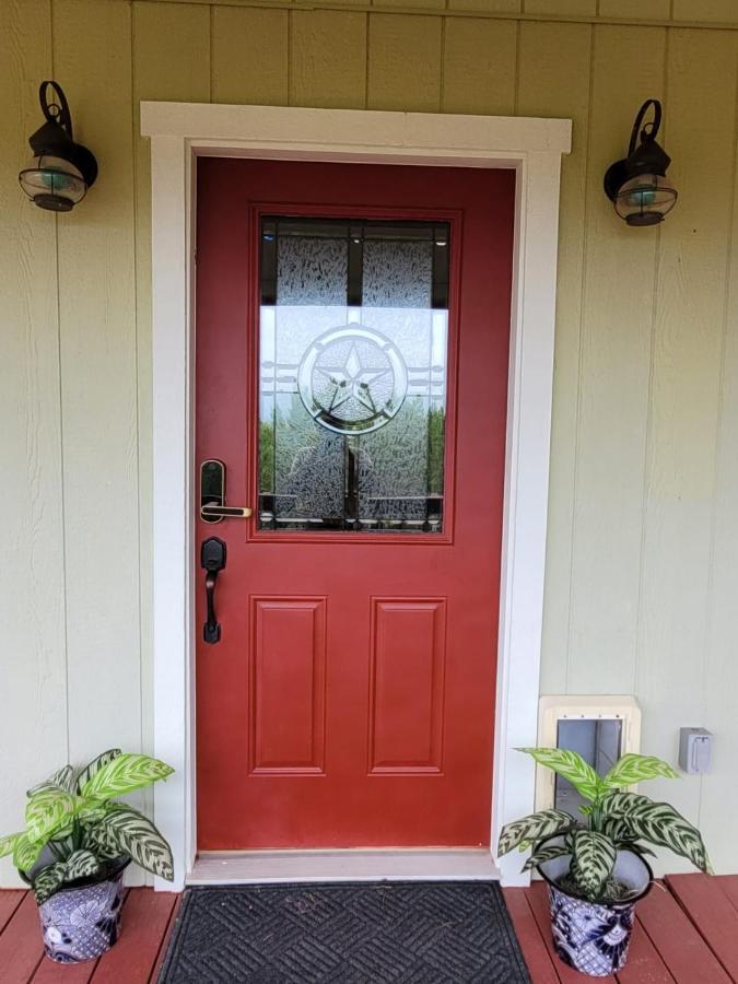 Hilltop Haven: Spacious 2br With Jacuzzi, Scenic Views, And Pet-friendly Acres * Marble Falls