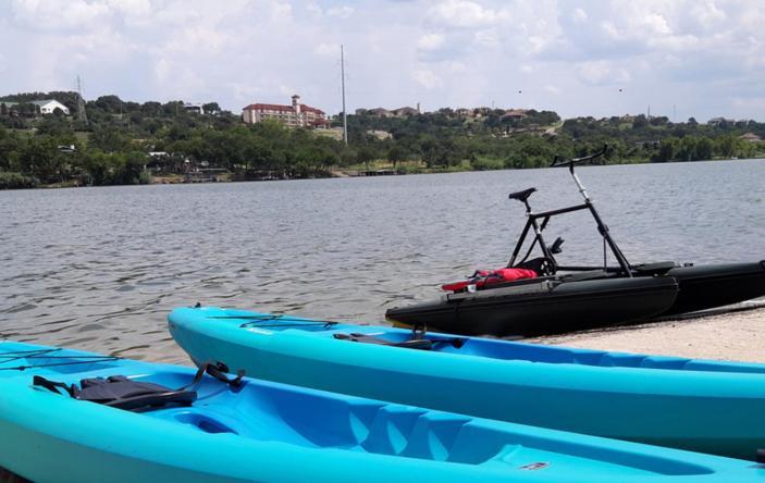 Hilltop Haven: Spacious 2br With Jacuzzi, Scenic Views, And Pet-friendly Acres Holiday home Marble Falls